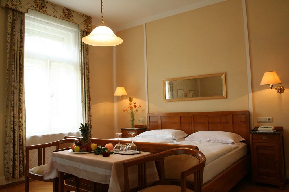 Hotel Villa Westend Merano Room photo
